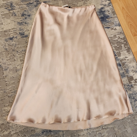 Nicole Miller Champagne Satin Pull On Midi Skirt Size Large New - Picture 2 of 14